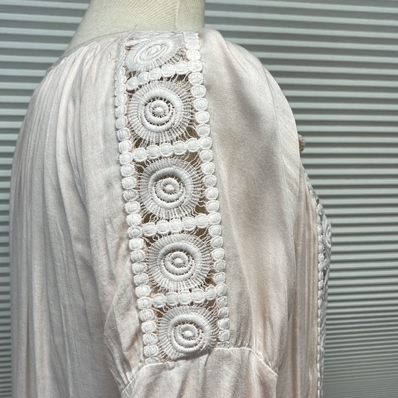 Fantazia NWT Blush Pink Embroidered Lace Up 3/4 Sleeve Blouse Size Small - Picture 5 of 11